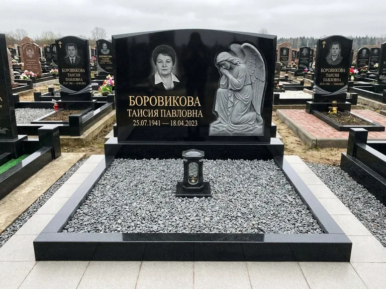 Памятник с барельефом — выполненная работа 38 в Магнитогорске