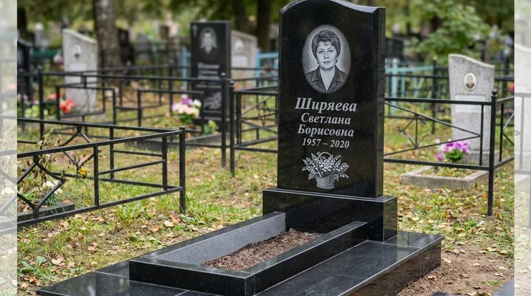 Памятник с гравировкой ландышей — выполненная работа «Ширяева» в Магнитогорске