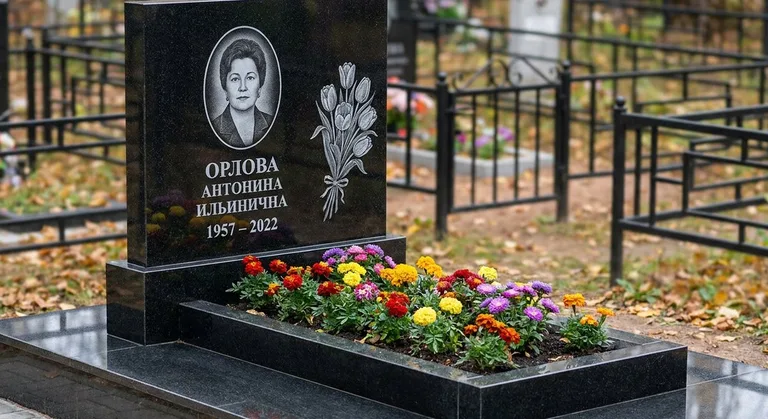 Памятник с гравировкой тюльпанов — выполненная работа «Орлова» в Магнитогорске
