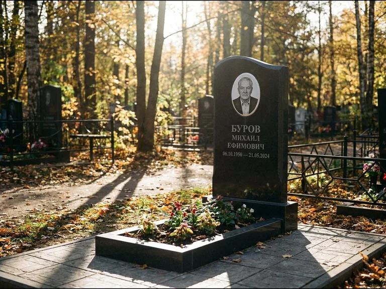 Овальный керамический портрет — установленная работа в Магнитогорске