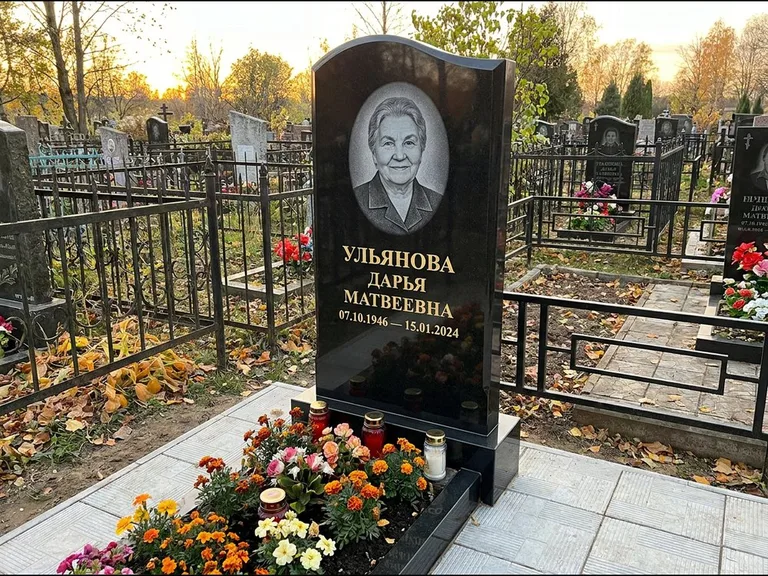 Гравировка портрета на чёрном граните — выполненная работа 12 в Магнитогорске