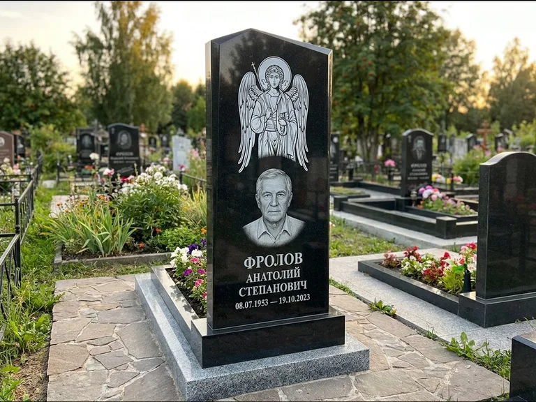 Памятник с гравировкой иконы — Владимирская икона Божией Матери с Младенцем, работа «Мельникова» в Магнитогорске