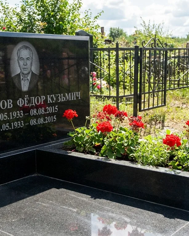 Двойной памятник под ключ с крестом в Магнитогорске