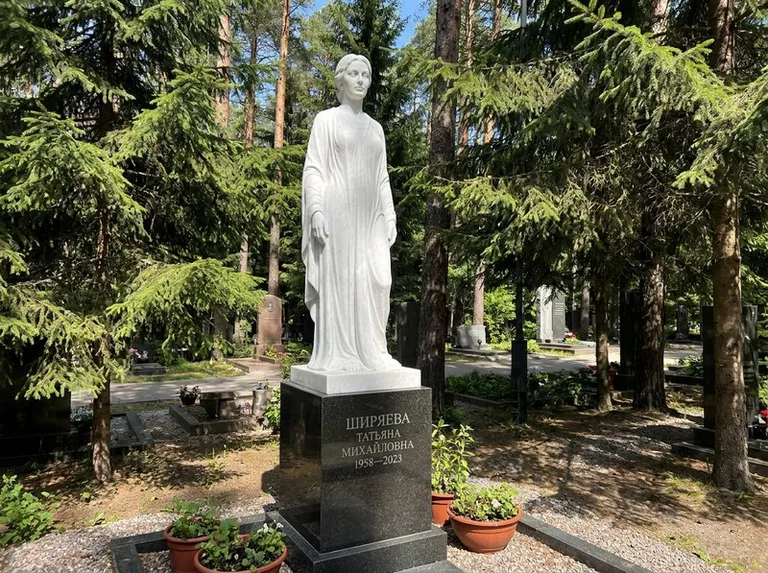 Ростовая женская фигура с портретным сходством на мемориале в Магнитогорске