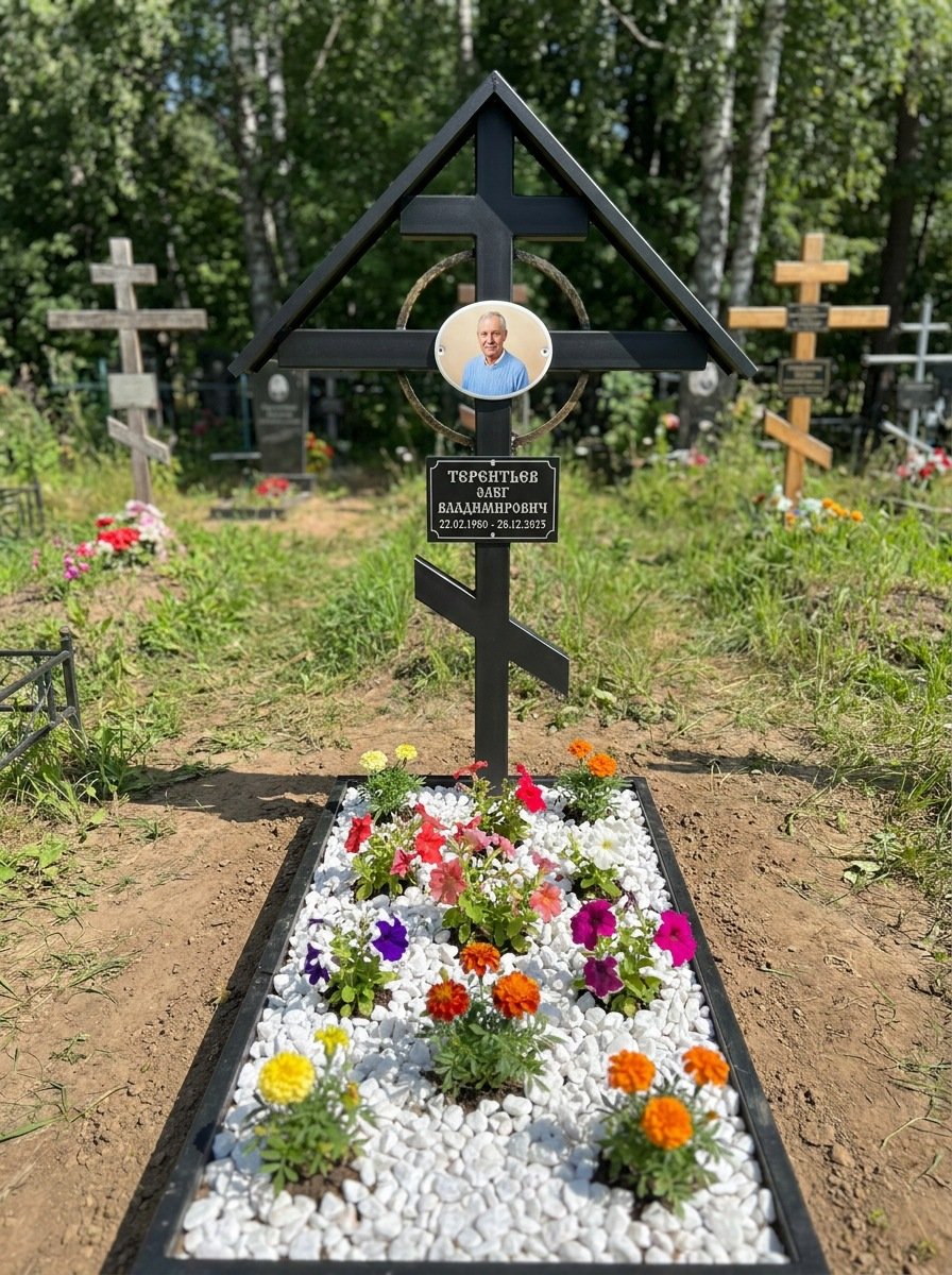 Портрет на памятнике в Магнитогорске — Крупный овал на кресте, портрет по грудь
